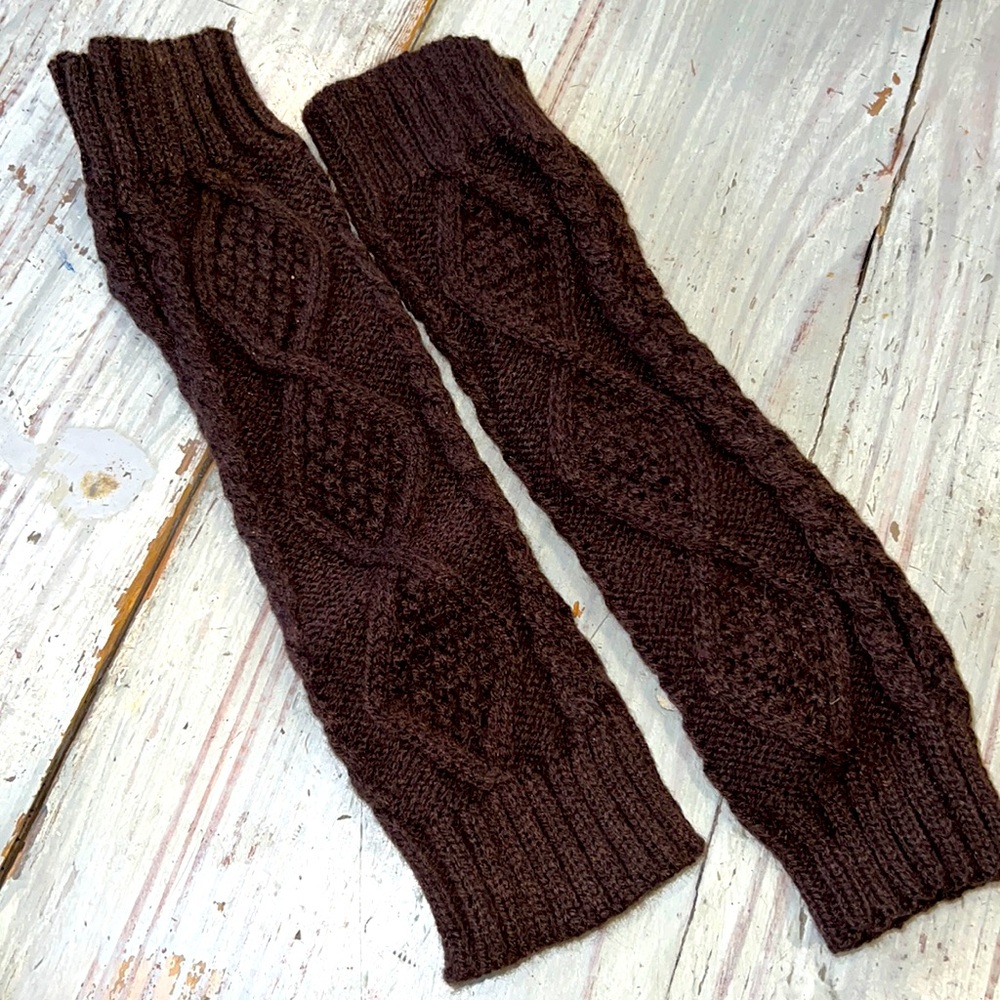 Brown ankle socks, open-ended mittens